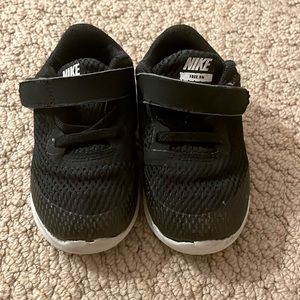 Size 6/7 Toddler Nike free run